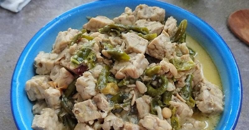 Empis-empis khas Temanggung dengan rasa pedas yang mantap. (Cookpad/Dinachansa24)