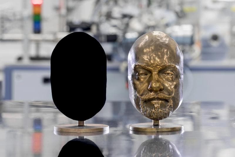 Kontroversi Warna Paling Gelap 'Vantablack' di Kalangan Seniman Dunia