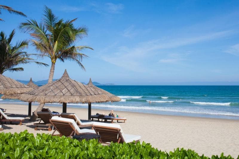 Pantai jarang memiliki suhu ekstrem sehingga baik untuk kesehatan. (Shutterstock)