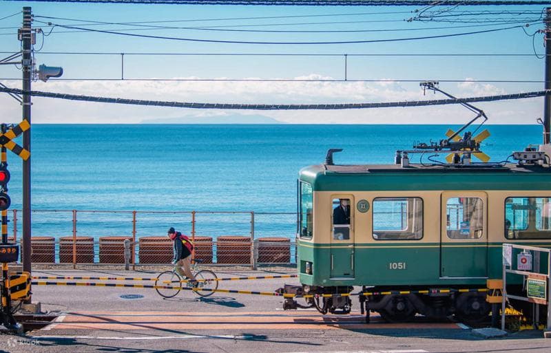 Tilang yang dikenakan ke pesepeda yang melanggar aturan adalah 'blue ticket' atau 'tilang biru'. (Klook)