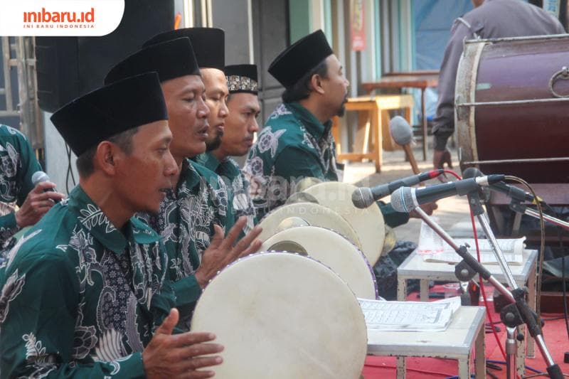 Grup terbang papat di halaman Masjid Al-Mubarok Desa Demaan, Kecamatan Kota, Kudus. (Inibaru.id/ Imam Khanafi)
