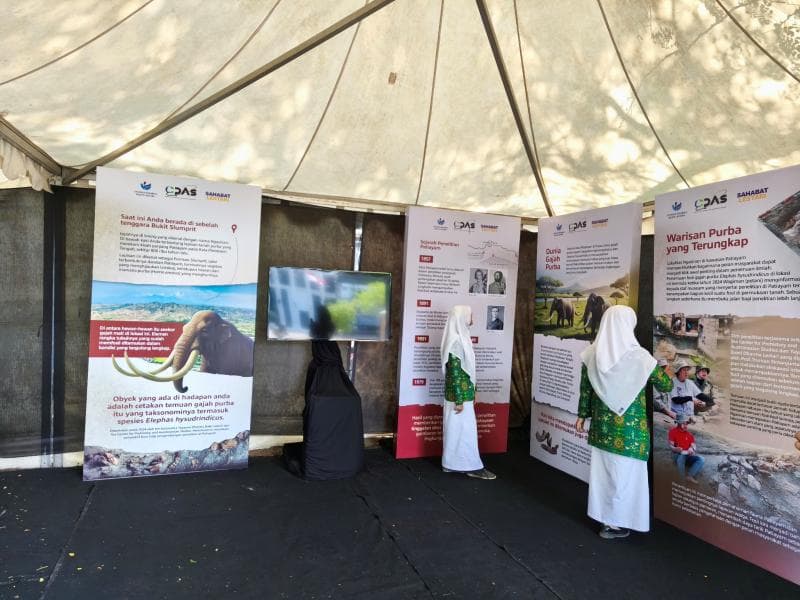 Nggak hanya para pengendara skuter, pameran pop-up di Museum Patiayam juga dihadiri para pelajar. (Inibaru.id/ Anam)