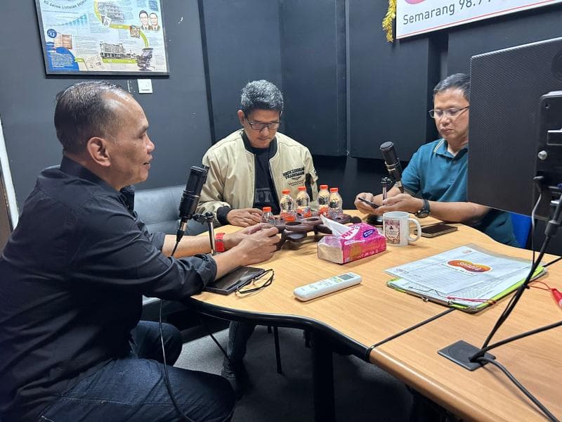 Ketua DPRD Jateng Sumanto hadir dalam Dialog Radio bertema “Hari Kesaktian Pancasila: Momentum Kuatkan Ideologi Bangsa”, Jumat (2/10) di Sonora. (DPRD Jateng)