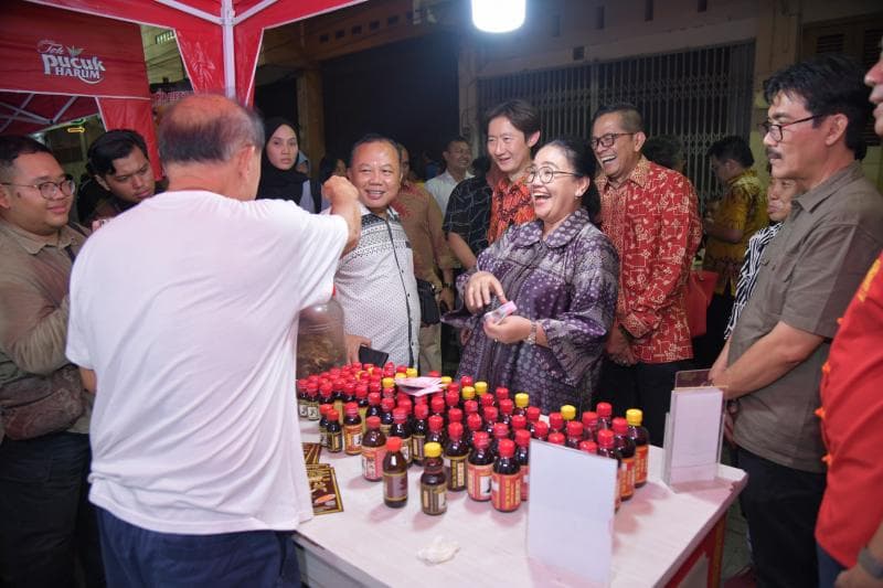 Walikota Semarang Agustina Wilujeng di Waoreng Semawis yang buka kembali. (Humas Pemkot)