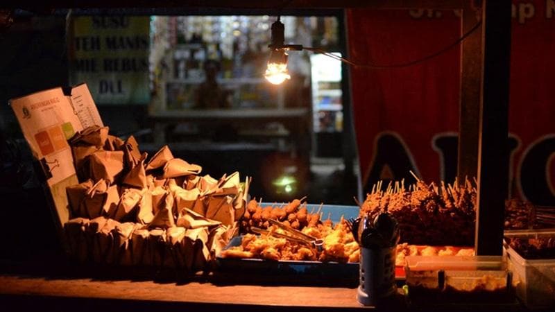 Ilustrasi: Bisnis angkringan bisa dipelajari di Sekolah Angkringan yang ada di Klaten. (Liputan6)