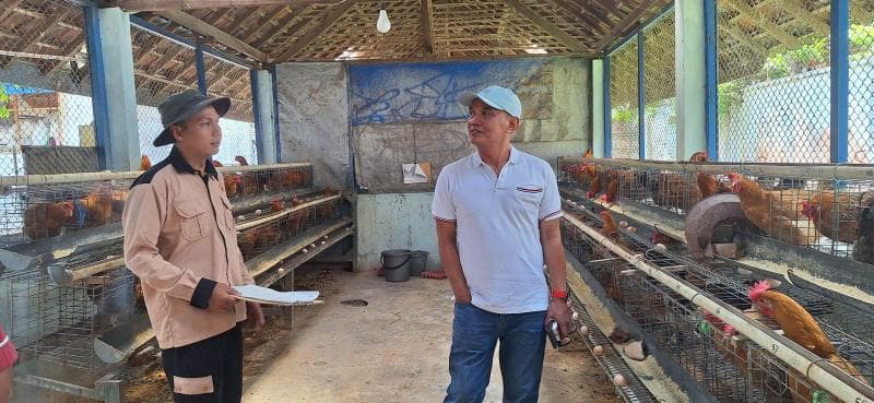 Sumanto mendorong masyarakat untuk memelihara ayam kampung unggul. (DPRD Jateng)&nbsp;
