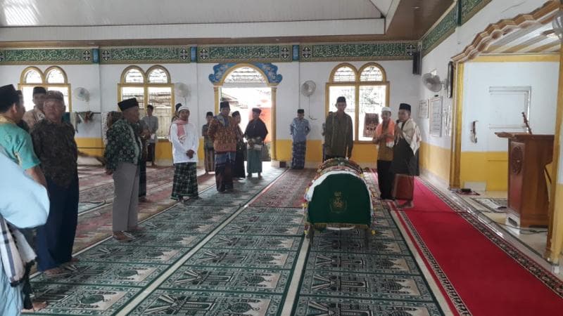 Masjid juga menjadi tempat pengukuhan tradisi kematian. (Edison/tribunsumsel)&nbsp;