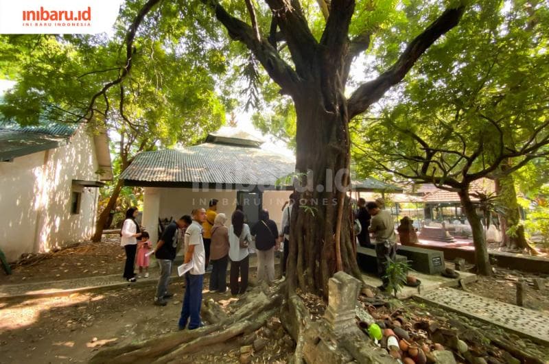 Peserta sedang di pandu&nbsp;  David Nova, storyteller yang memandu acara (Inibaru.id/Imam Khanafi)  