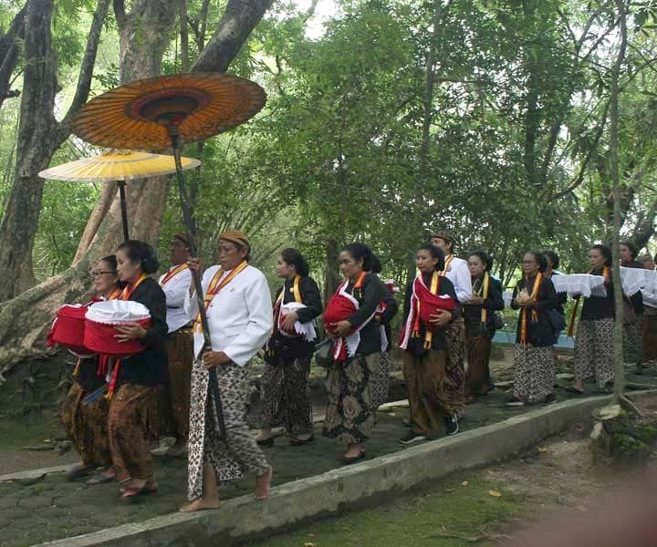 Sesaji Mahesa Lawung. (iMNews/Won Poerwono)