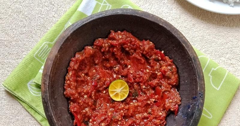 Sambal nasi tempong bercita rasa sangat pedas. (via Cookpad)