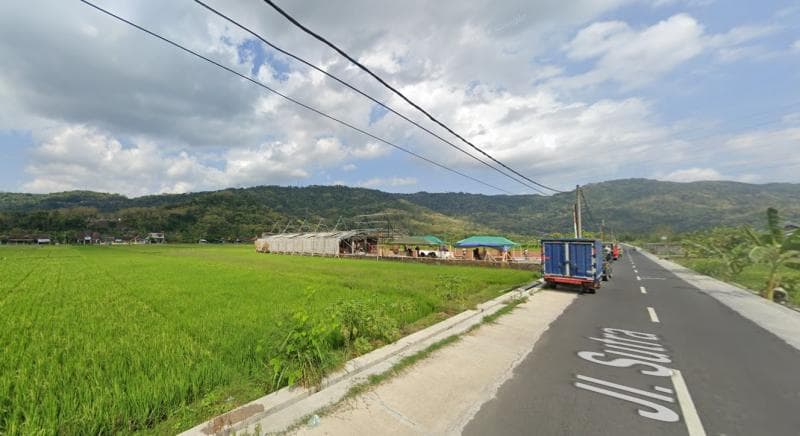 Bangunan Polsek Wanirejo saat dibangun untuk keperluan film 'Abadi Nan Jaya. (Google Street View)