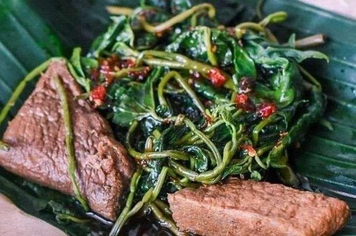 Brambang asem, kuliner tradisional Solo. (via RRI) 