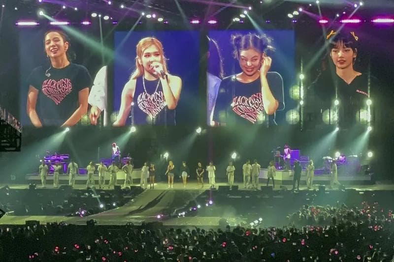 Biar nyaman dan nggak ditegur petugas, kamu harus memahami sejumlah aturan konser BLACKPINK di Jakarta. (Beritasatoe)
