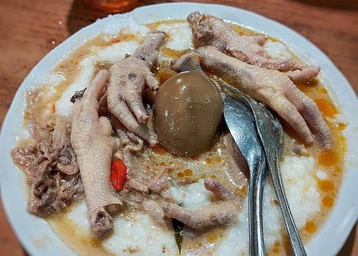 Mencicipi Gudeg Ceker Bu Witri, Kuliner Malam Solo yang Nggak Pernah Tidur