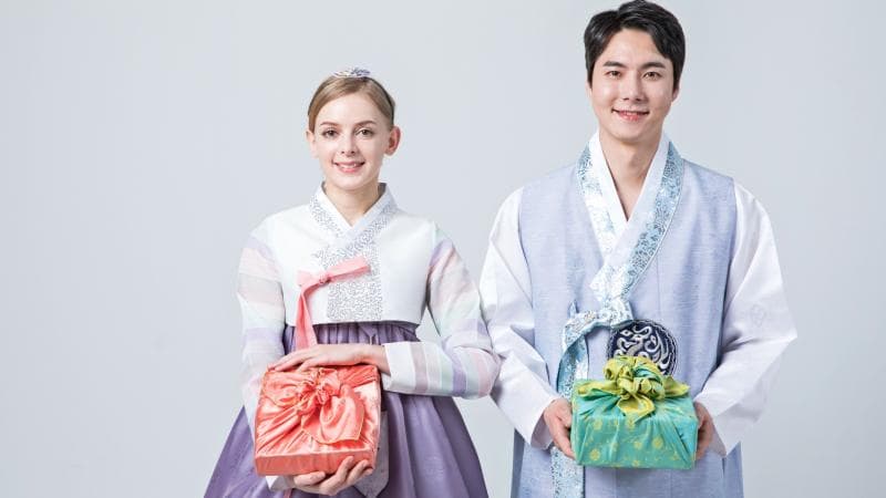 Banyak warga Korea menikah dengan pasangan dari negara asing dari kawasan Asia. (X/koreabyme)