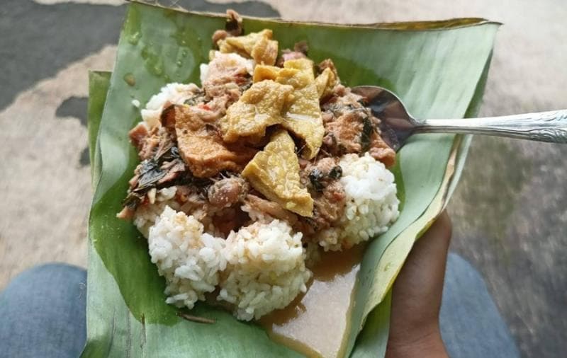 Nasi Penggel Pak Melan, kuliner legendaris Kebumen. (Cahyo Pambudi)