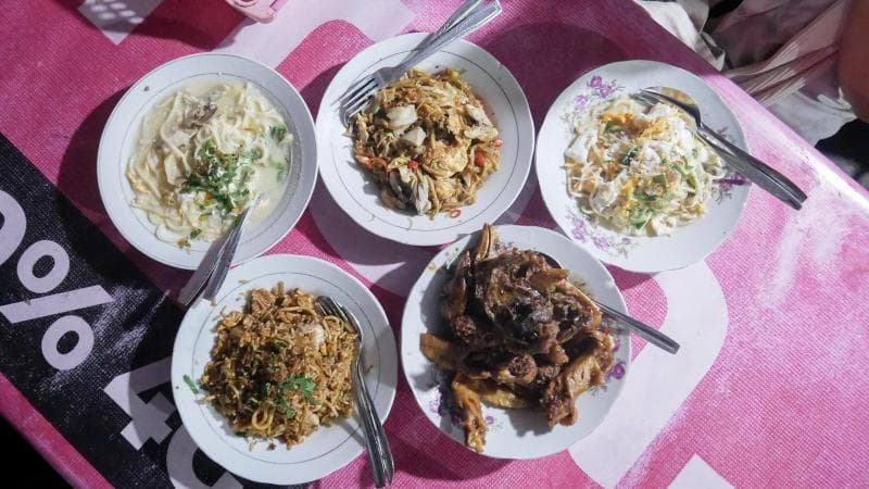 Tiga menu utama di Bakmi Jawa Pak Pele punya cita rasa yang khas. (Uncov)