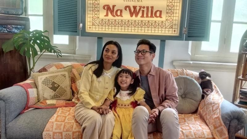 Para pemeran utama film 'Na Willa', dari kiri ke kanan: Irma Rihi (Mak), Luisa Adreena (Na Willa), dan Junior Liem (Pak). (Metrotvnews/Zein Zahiratul Fauziyyah)