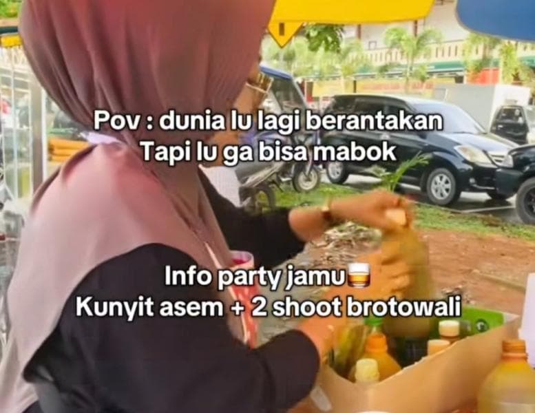 Bukan hal aneh bagi gen Z membeli jamu. (X/ariomazda)