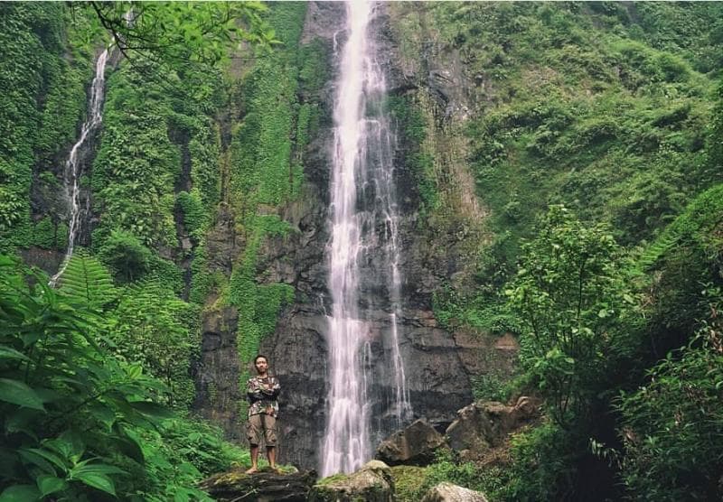 Perjalanan menuju Air Terjun Tretes memang menantang, tapi pemandangannya luar biasa. (Beautyofindonesia)