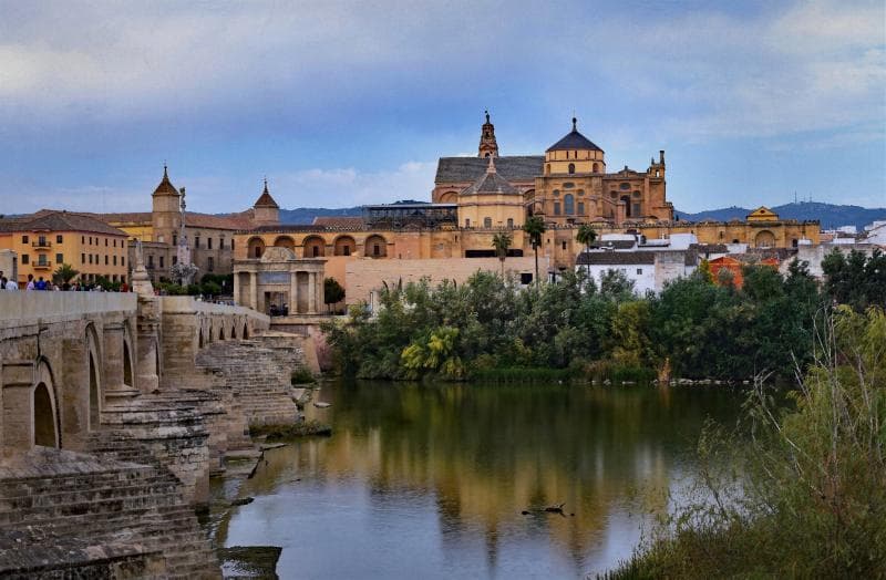 Bangunan masjid-katedral di Cordoba (Flickr/

Jocelyn Erskine-Kellie)