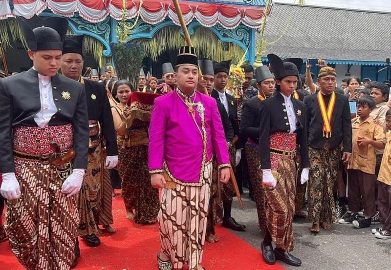 Penobatan Gusti Purboyo sebagai Pakubuwono XIV. (Detik/Tara Wahyu)