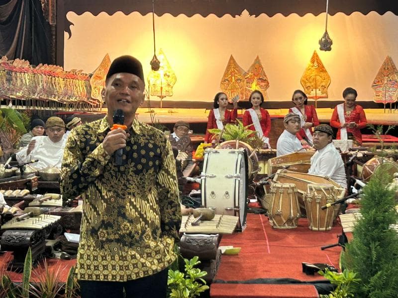 Sumanto mengakui bahwa ide gelaran wayang berasal dari para dalang. (DPRD Jateng)