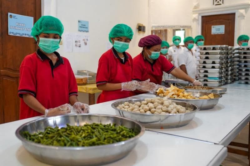 Ilustrasi: BGN akan keluarkan kebijakan baru untuk atur jumlah dapur MBG yang  bisa dimiliki seseorang. (Menkopolkam RI)