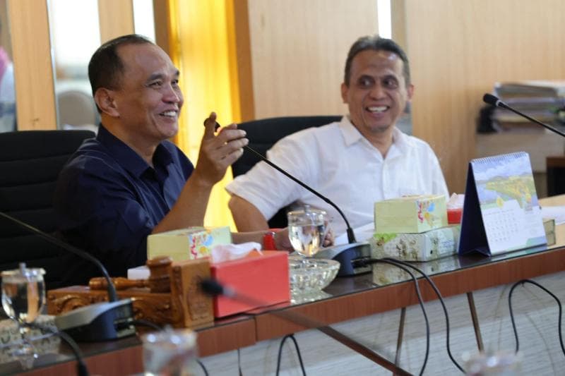 Sumanto mengimbau para pelaku usaha untuk inovatif dan melek teknologi. (DPRD Jateng)