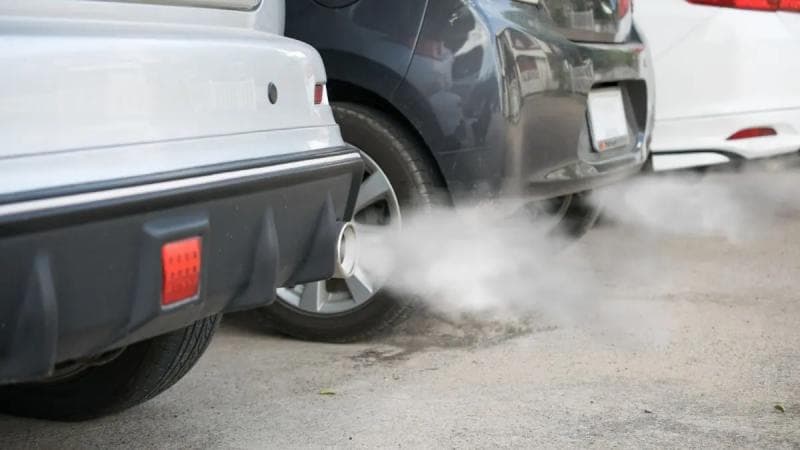 Masih Perlu Nggak Sih Kebiasaan Memanaskan Mesin Mobil?