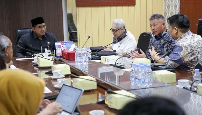 Wagub Jateng Taj Yasin menerima audiensi perwakilan perusahaan Tiongkok Wanxinda Group. (Humas Jateng)&nbsp;