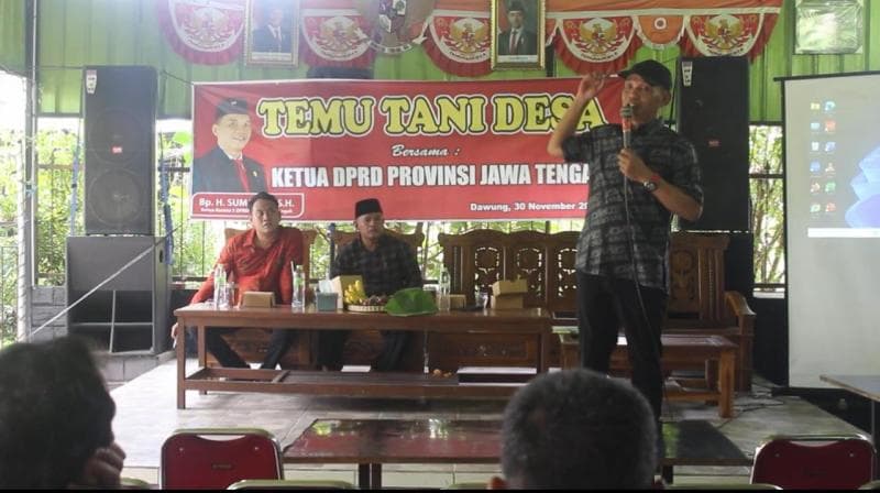 Sumanto mendorong petani untuk menanam sayur. (DPRD Jateng)