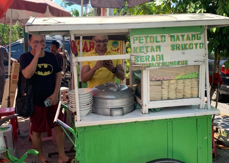 Gerobak petolo mayang yang dibawa Pak Petolo setiap hari. (X/Ditlicate)