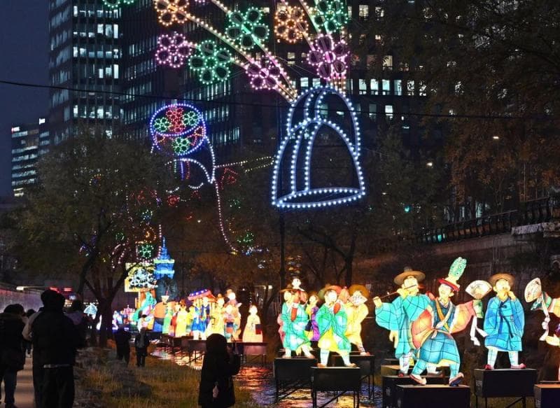 Seoul Lantern Festival di Cheonggyecheon. (Koreatimes/Choi Heung-soo)