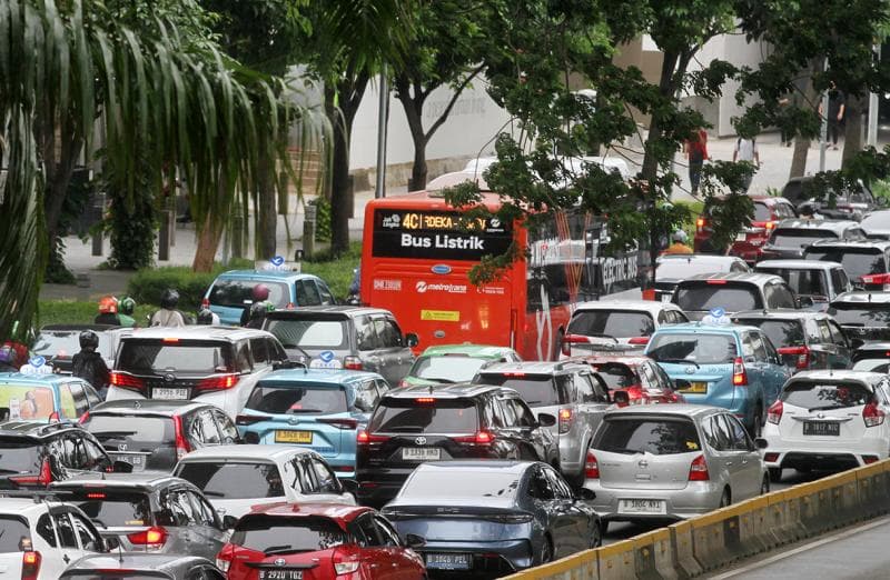 Warga Jakarta Habiskan 108 Jam Setahun Terjebak Kemacetan