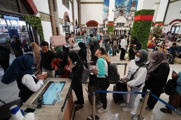 Libur Nataru 2025: Stasiun Daop 4 Semarang Diserbu Puluhan Ribu Penumpang, Kamu Salah Satunya?