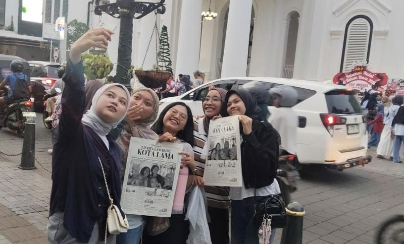 Viral, Photobooth 'Koran Zadul' Jadi Spot Foto Baru di Kota Lama Semarang!