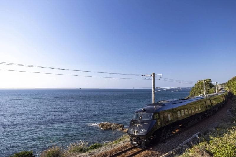 Cara Naik Kereta 36+3 di Jepang yang Santai dan Kaya Pemandangan Indah