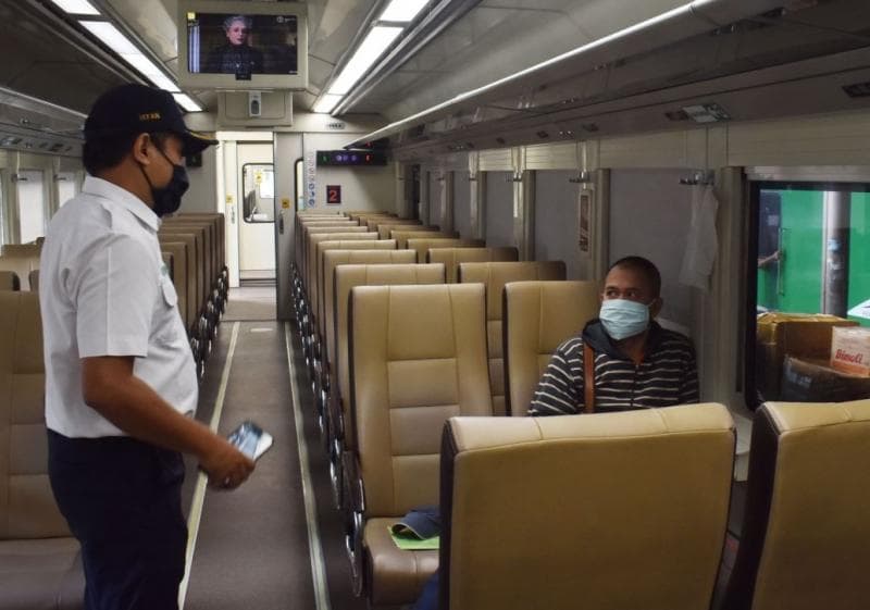 Begini Aturan bagi Penumpang yang Nggak Turun di Stasiun yang Tertera di Tiketnya