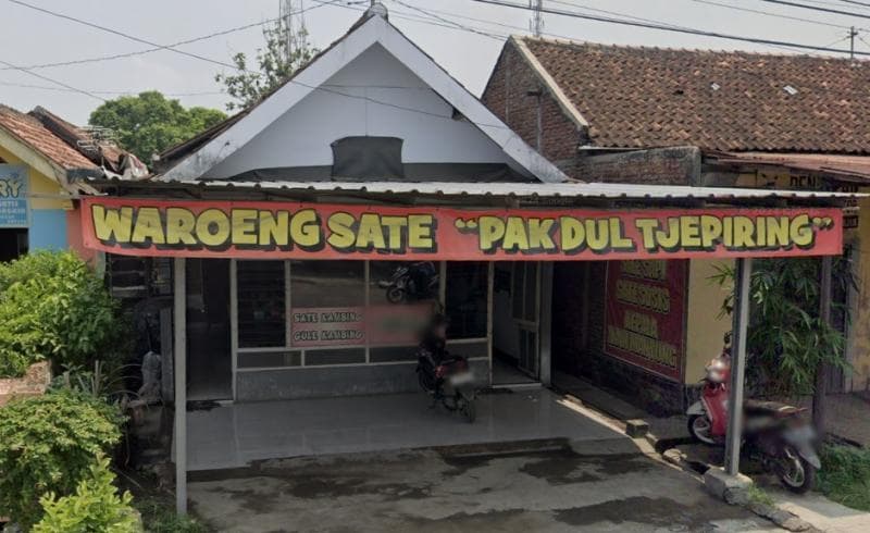 Waroeng Sate Pak Dul Tjepiring, Tempat Makan yang Juga Museum Mini