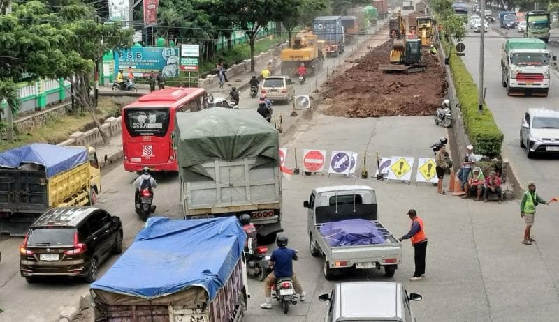 Peninggian Jalan, Hindari Kaligawe pada Jam Sibuk; Pakai Jalur Alternatif Ini!
