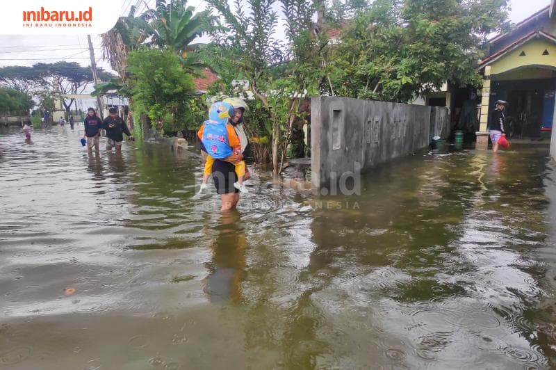 Terdampak Banjir, Warga Wonorejo Mulai Mengeluh Gatal dan Demam