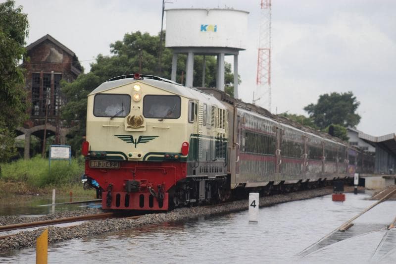Jalur Pekalongan-Sragi Tergenang, Sebagian Perjalanan KA Daop 4 Semarang Masih Dibatalkan