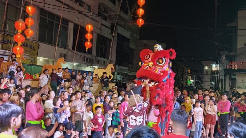 Jalanan Pecinan Semarang jadi Panggung Hiburan selama Pasar Imlek Semawis
