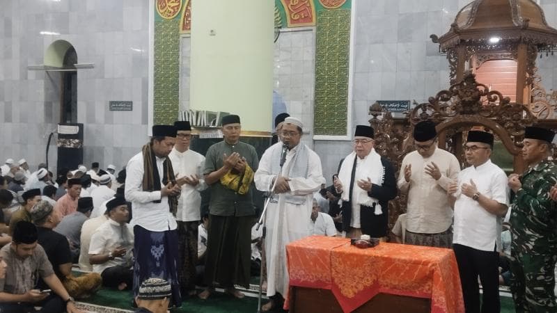 Silaturahmi dan Doa Bersama pada Tarawih Perdana Masjid Agung Kauman Semarang