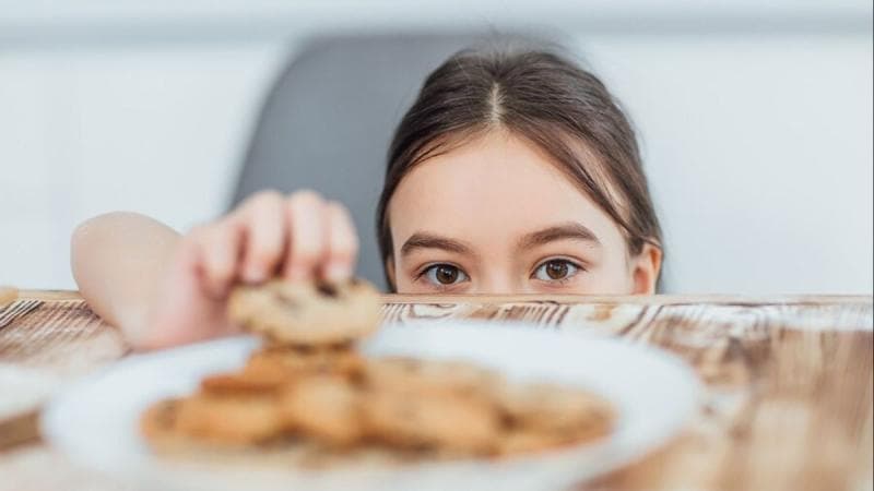 Asal-usul Kata 'Mokel' dan Istilah Serupa di Daerah Lain!