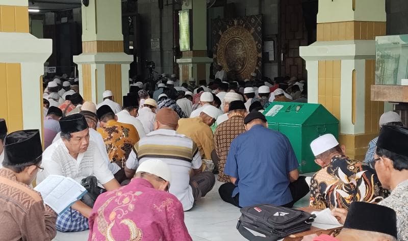 Ratusan Jemaah Tiap Hari, Tradisi Semaan di Masjid Agung Kauman selama Ramadan