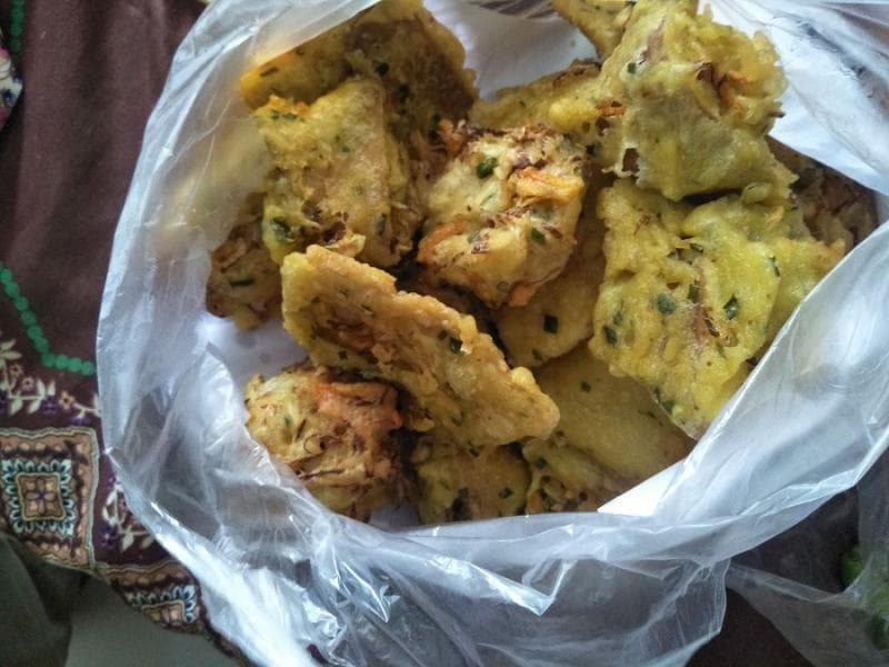 Saat Takjil War, Waspada dengan Sejumlah Pembungkus Takjil Nggak Sehat Ini