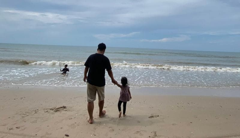 Lebih dari Sekadar Pantai, Begini Serunya Main ke Pantai Balongan Rembang
