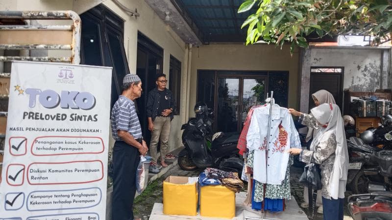 Berburu Baju Bekas sekaligus Bantu Korban Kekerasan di Bazar Preloved Sintas